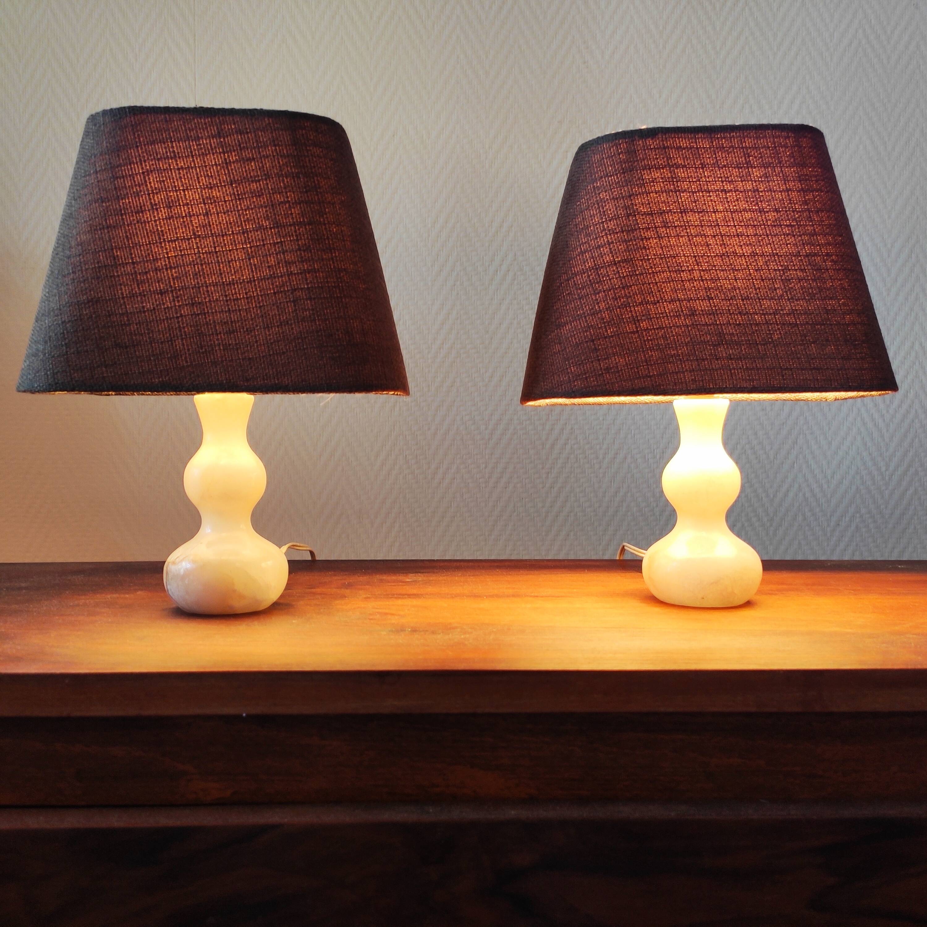 Paire de lampes vintage 1950 en albâtre