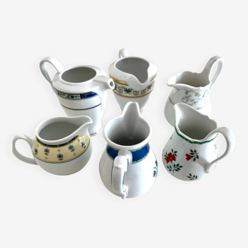 Set of 6 porcelain milk pots
