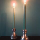 Pair of white pewter candlesticks decorated with bas-relief. "Perletin". Norway 1960