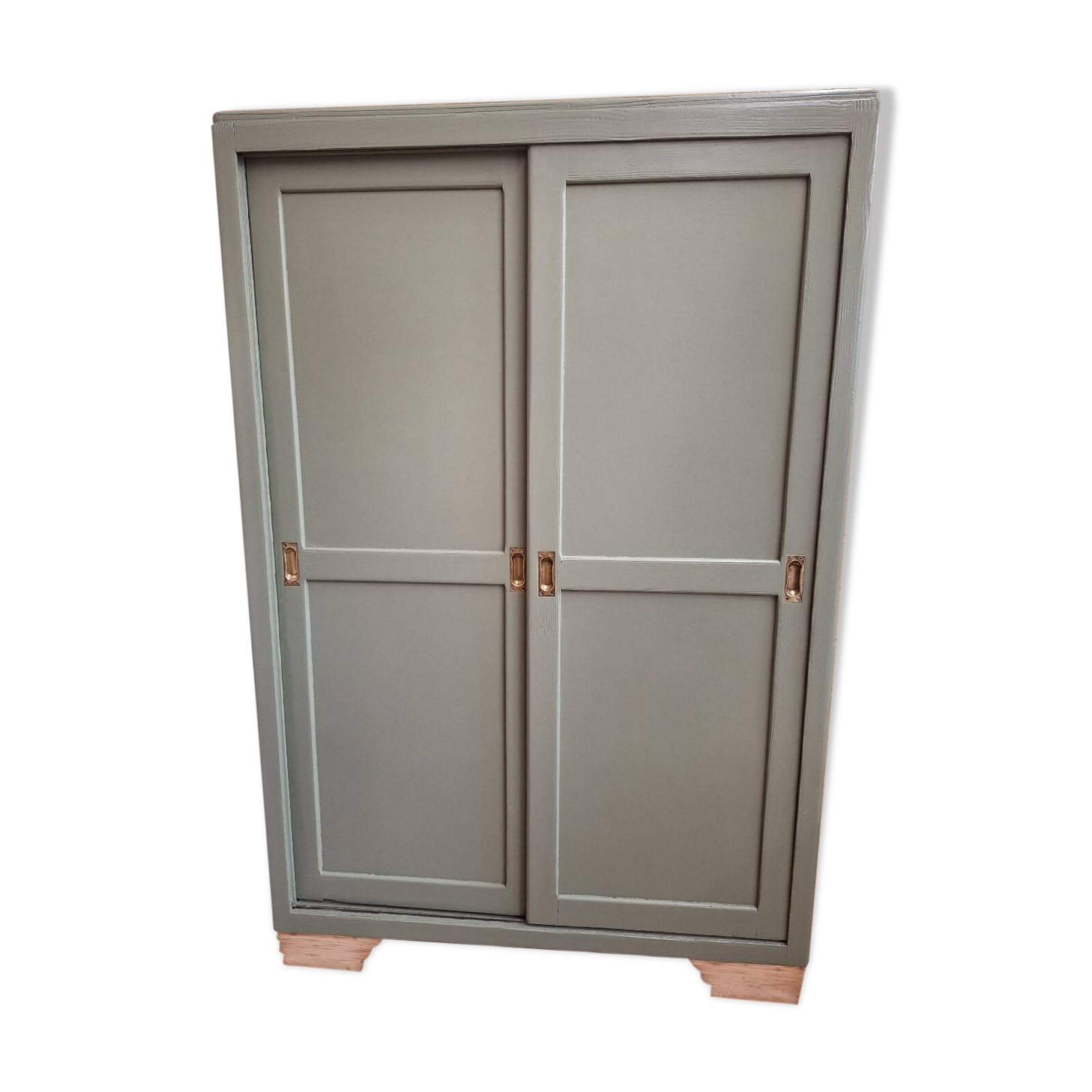 Sliding door wardrobe