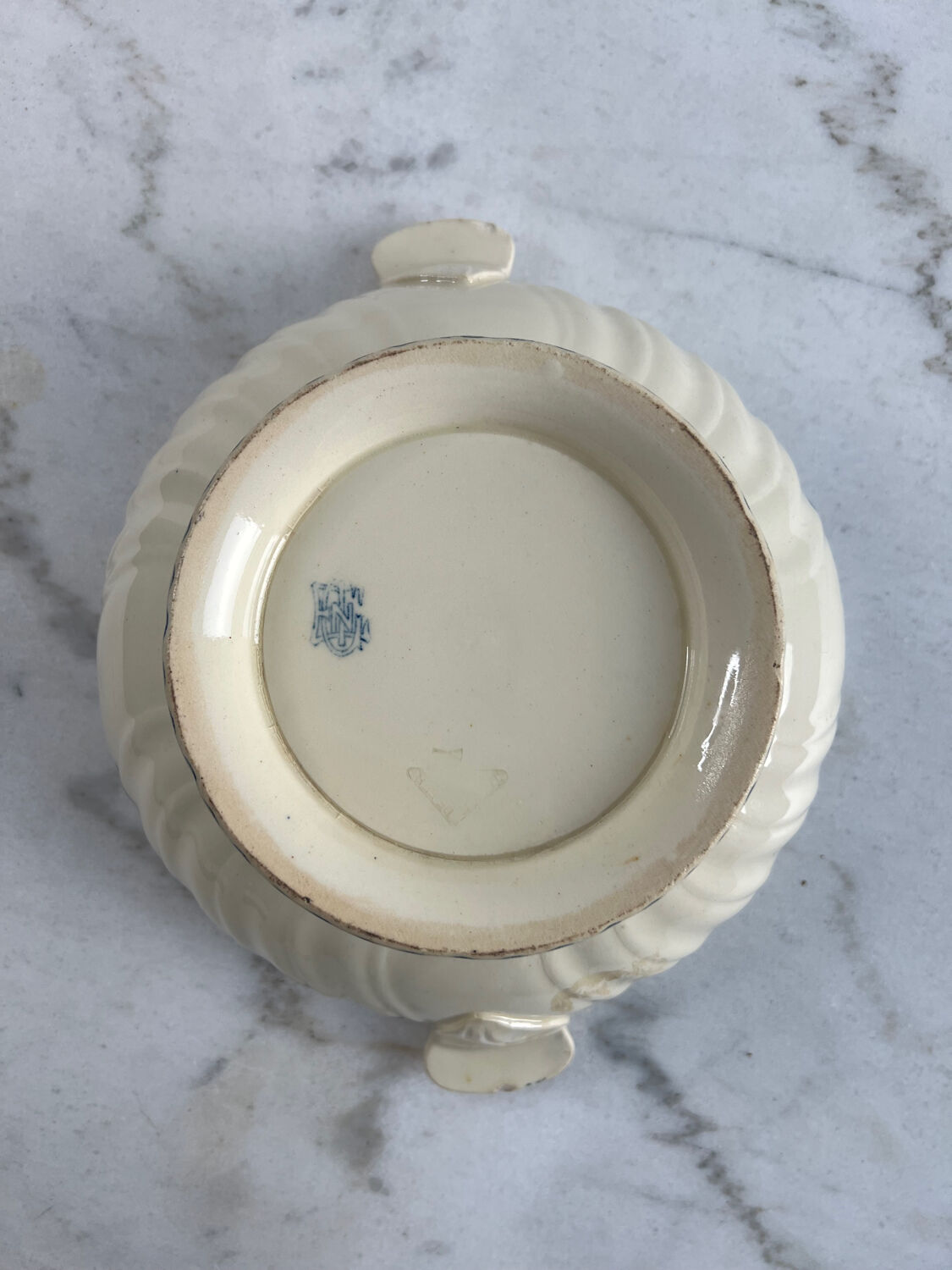 Gien soup tureen "Garlands"