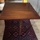 Table en acajou vintage à rabats; idéale pour les décorateurs.