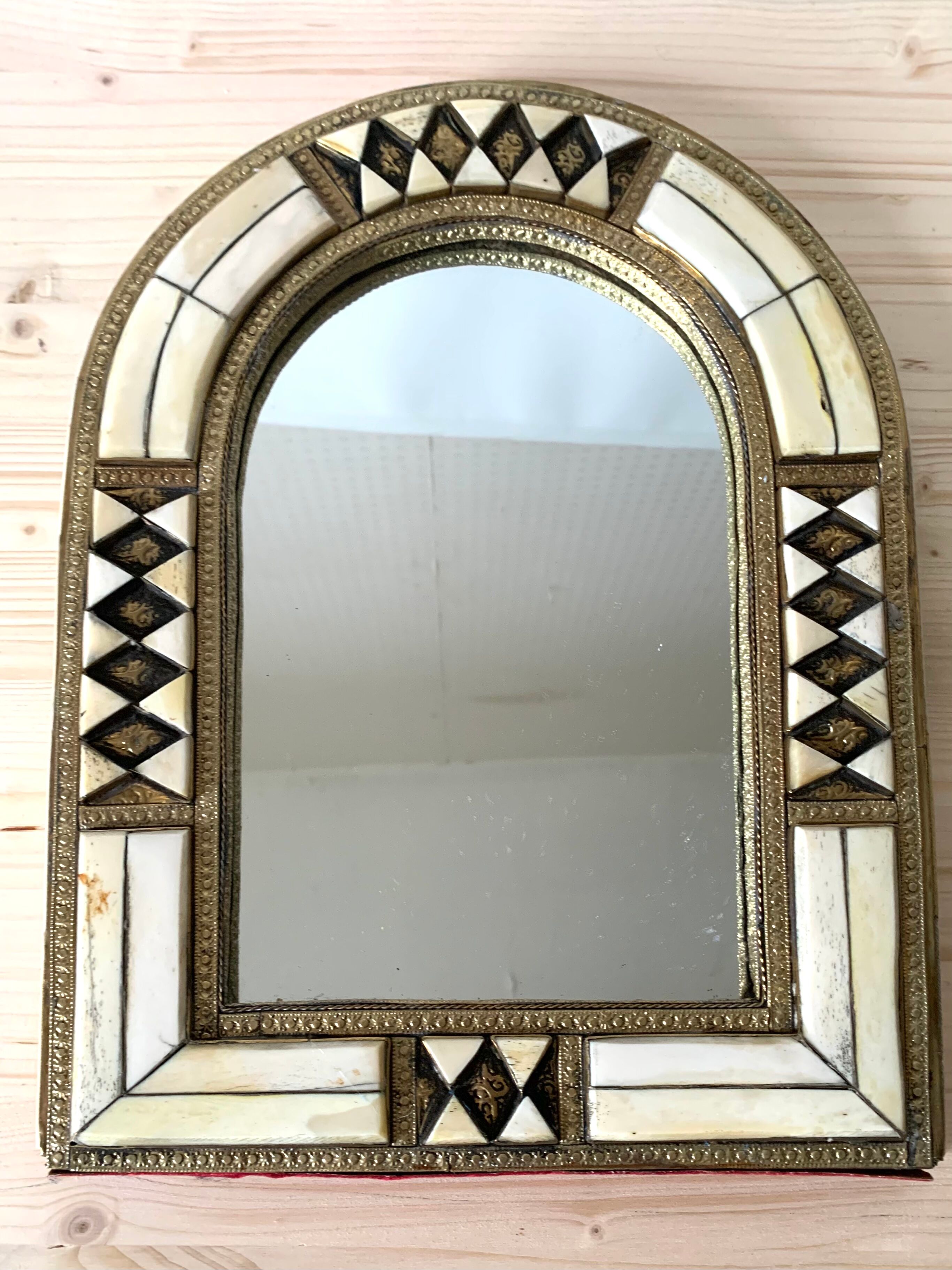 Ethnic mirror