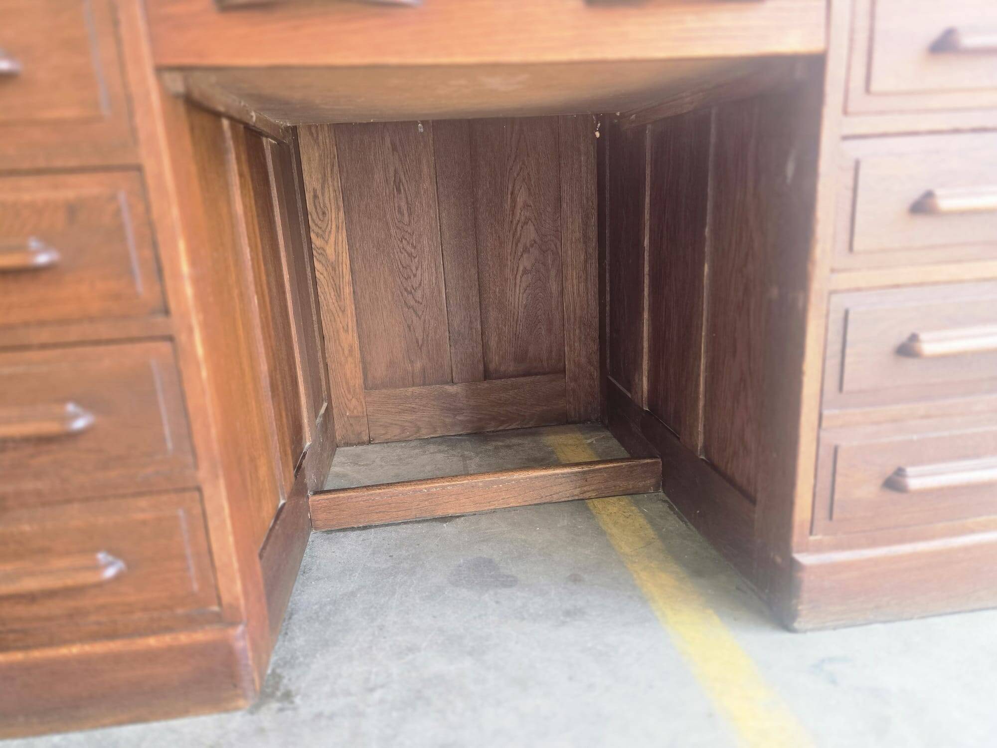 Bureau américain vintage en bois avec porte à volet