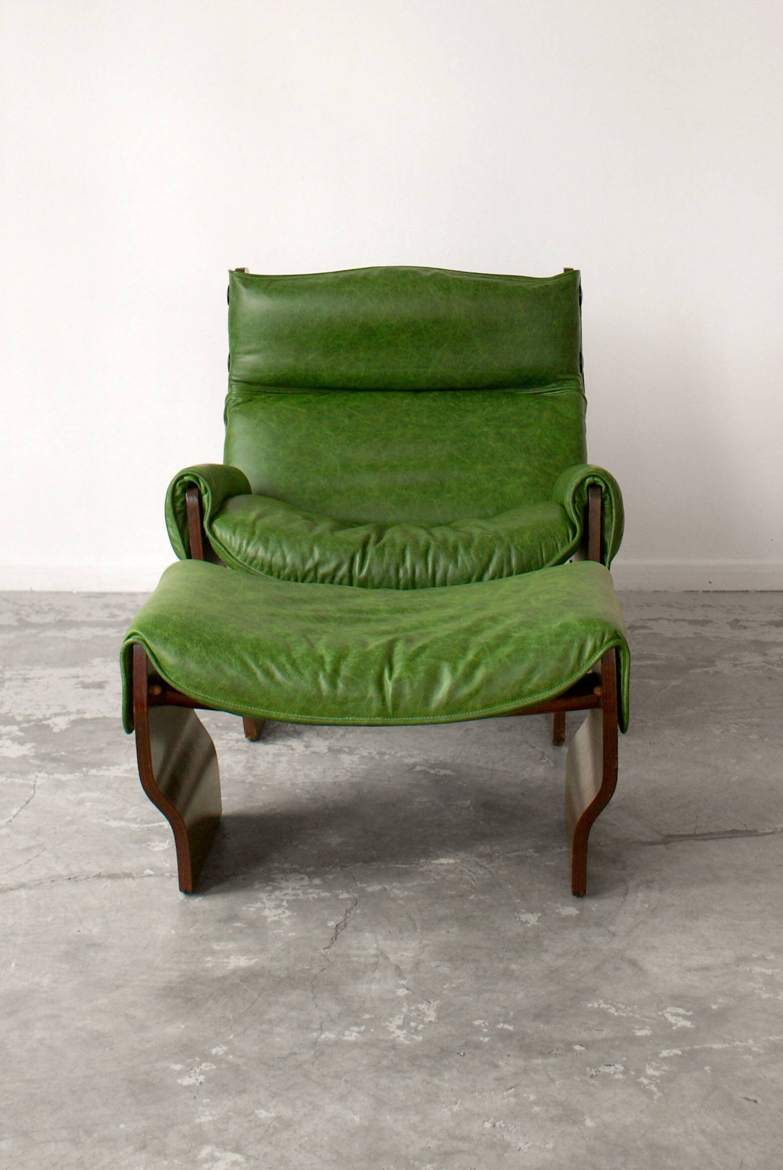 Canada model leather armchair and ottoman by Osvaldo Borsani