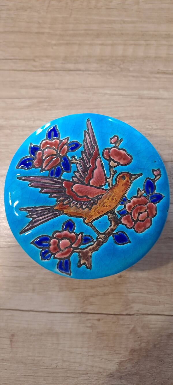 Boite ancienne en émaux de Longwy signée Nadia Finco