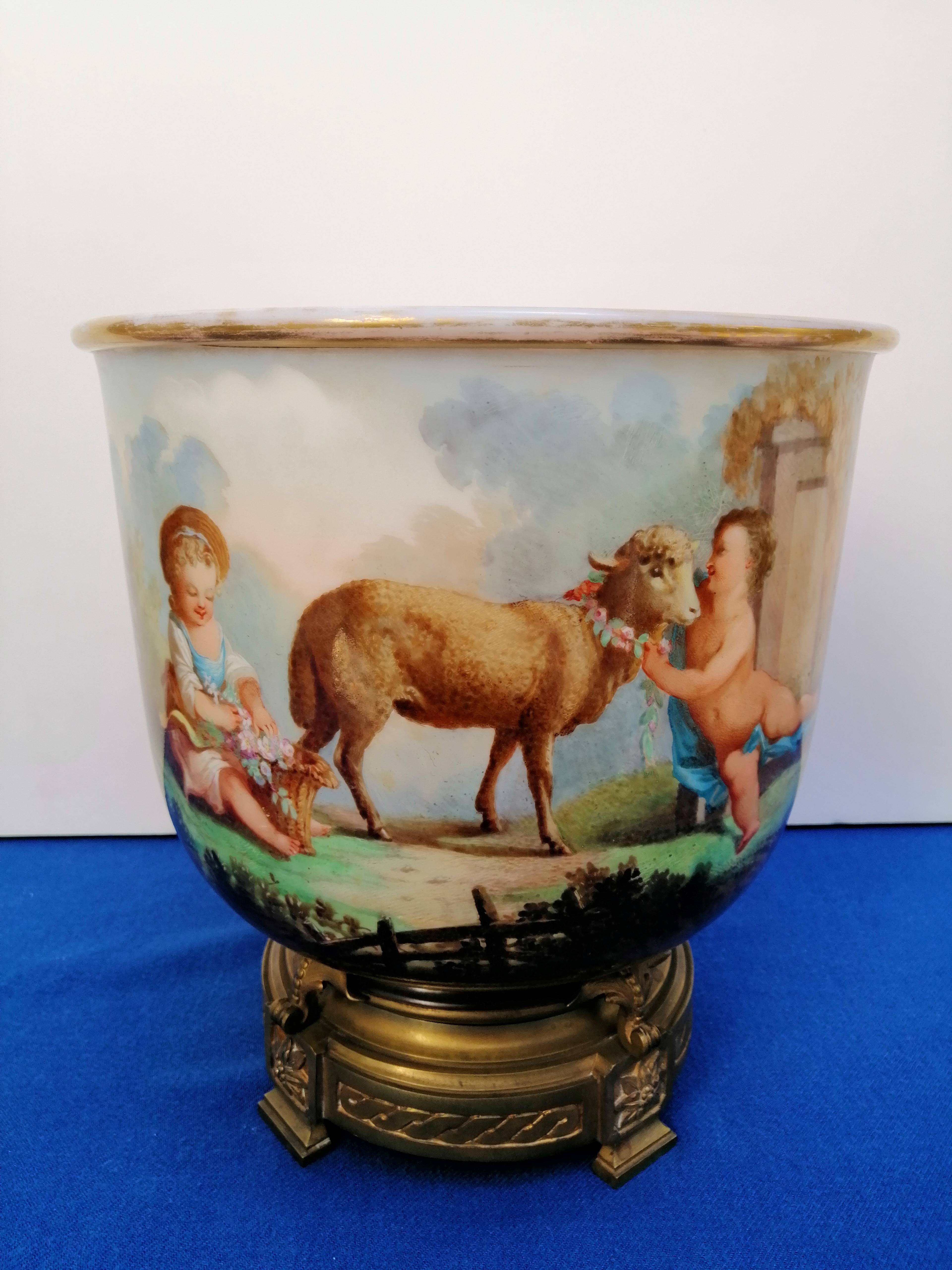 Napoleon III cache pot