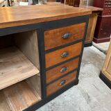 Counter early twentieth oak