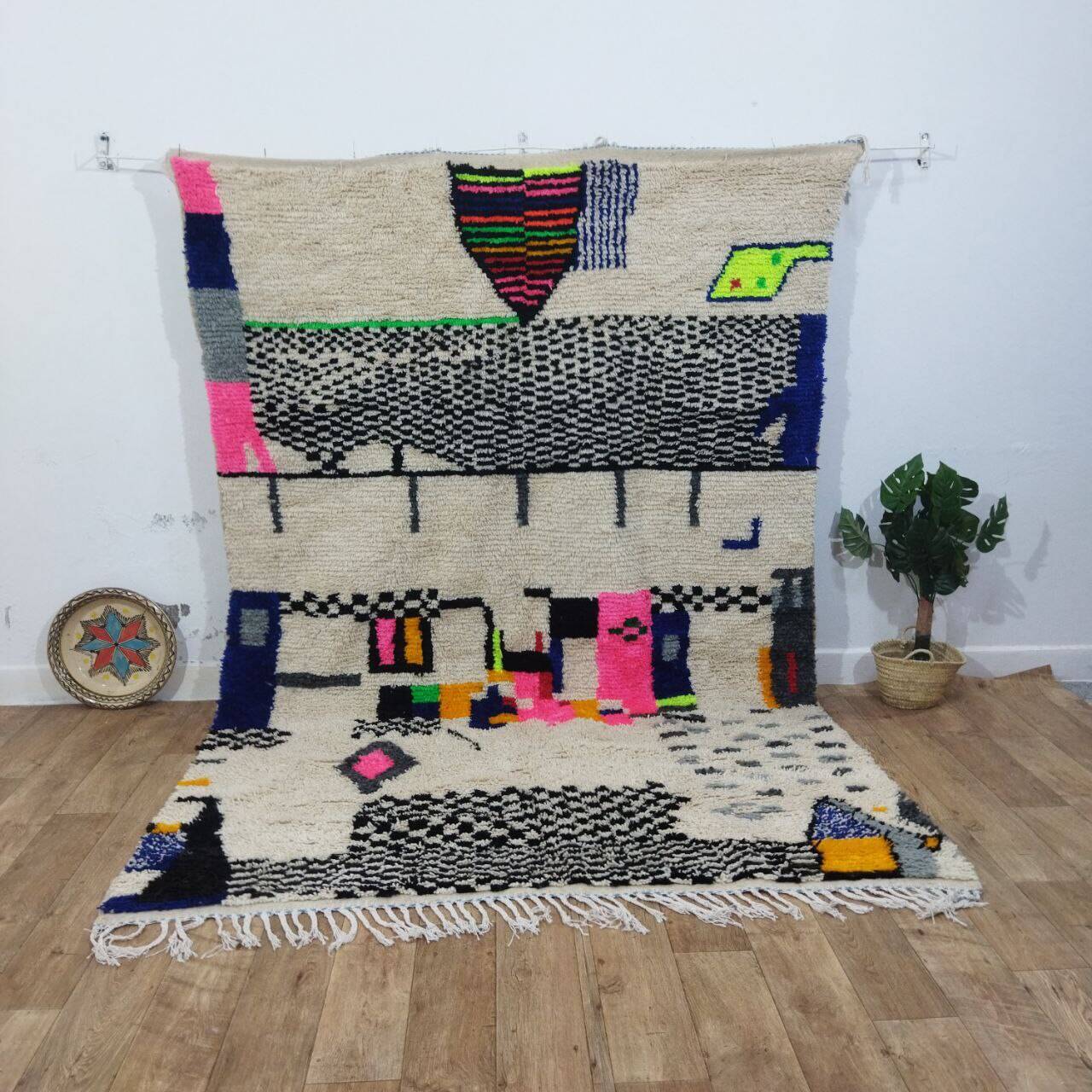 Azilal Berber rug in handmade wool 285 X 200 CM