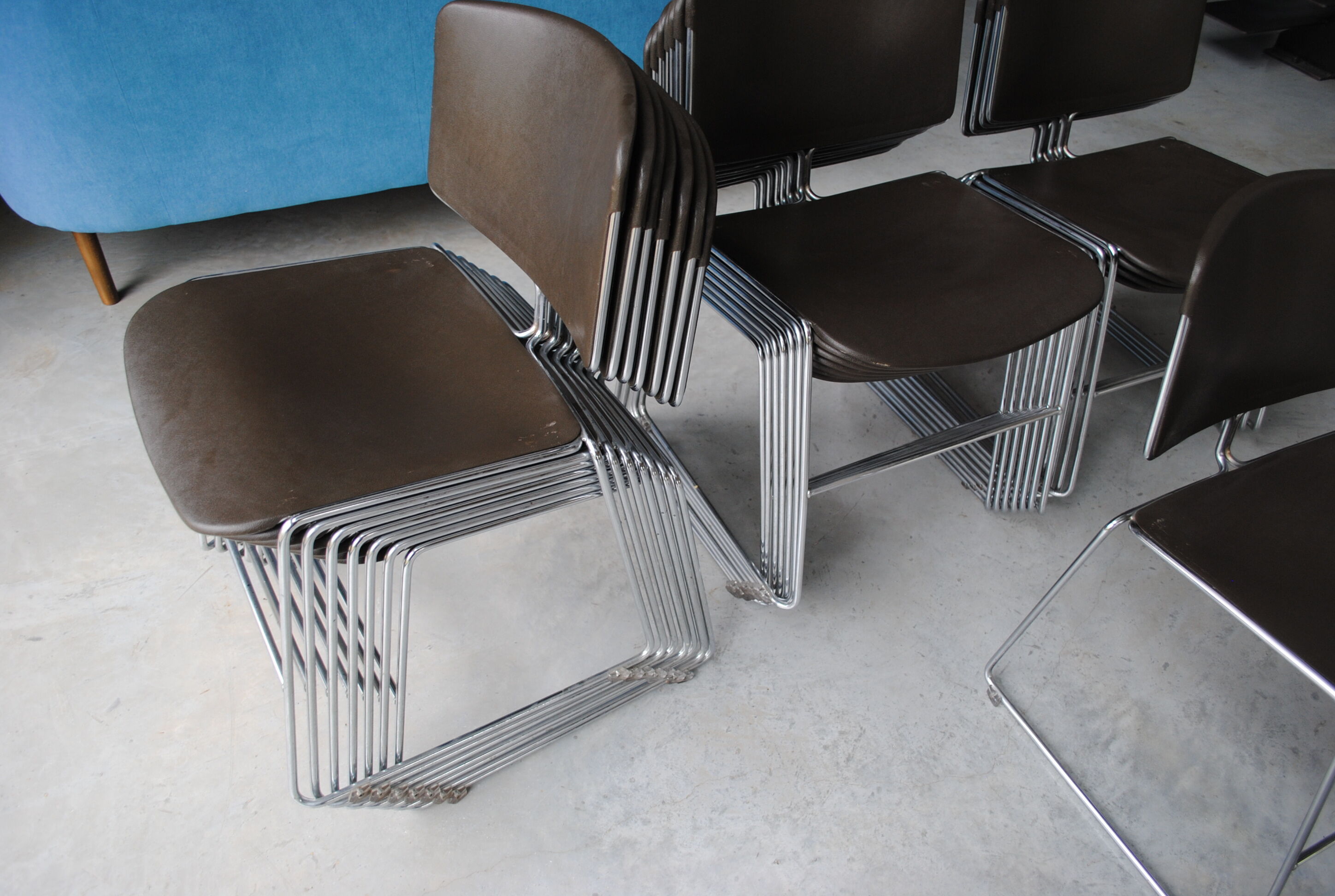 8 chairs Max Stacker