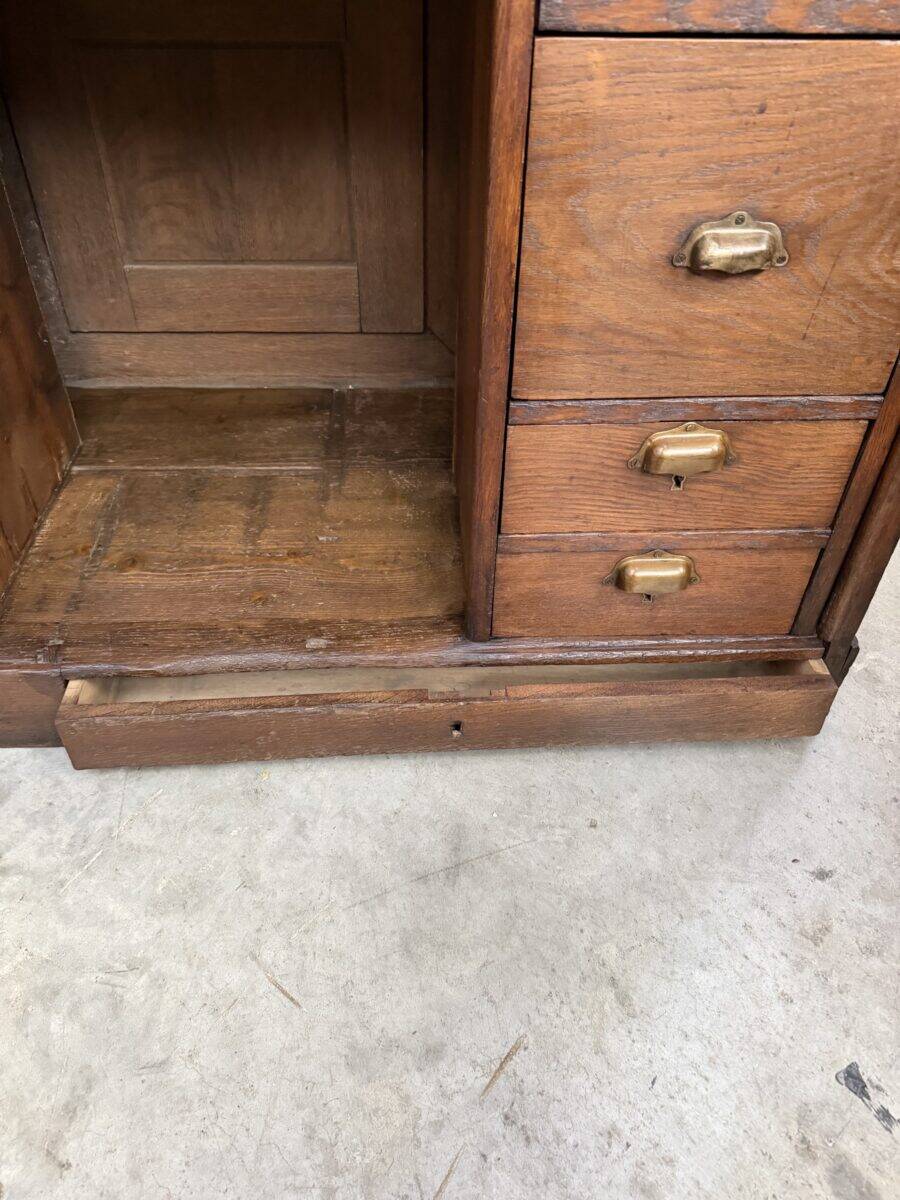 Comptoir de magasin en chêne début XXème