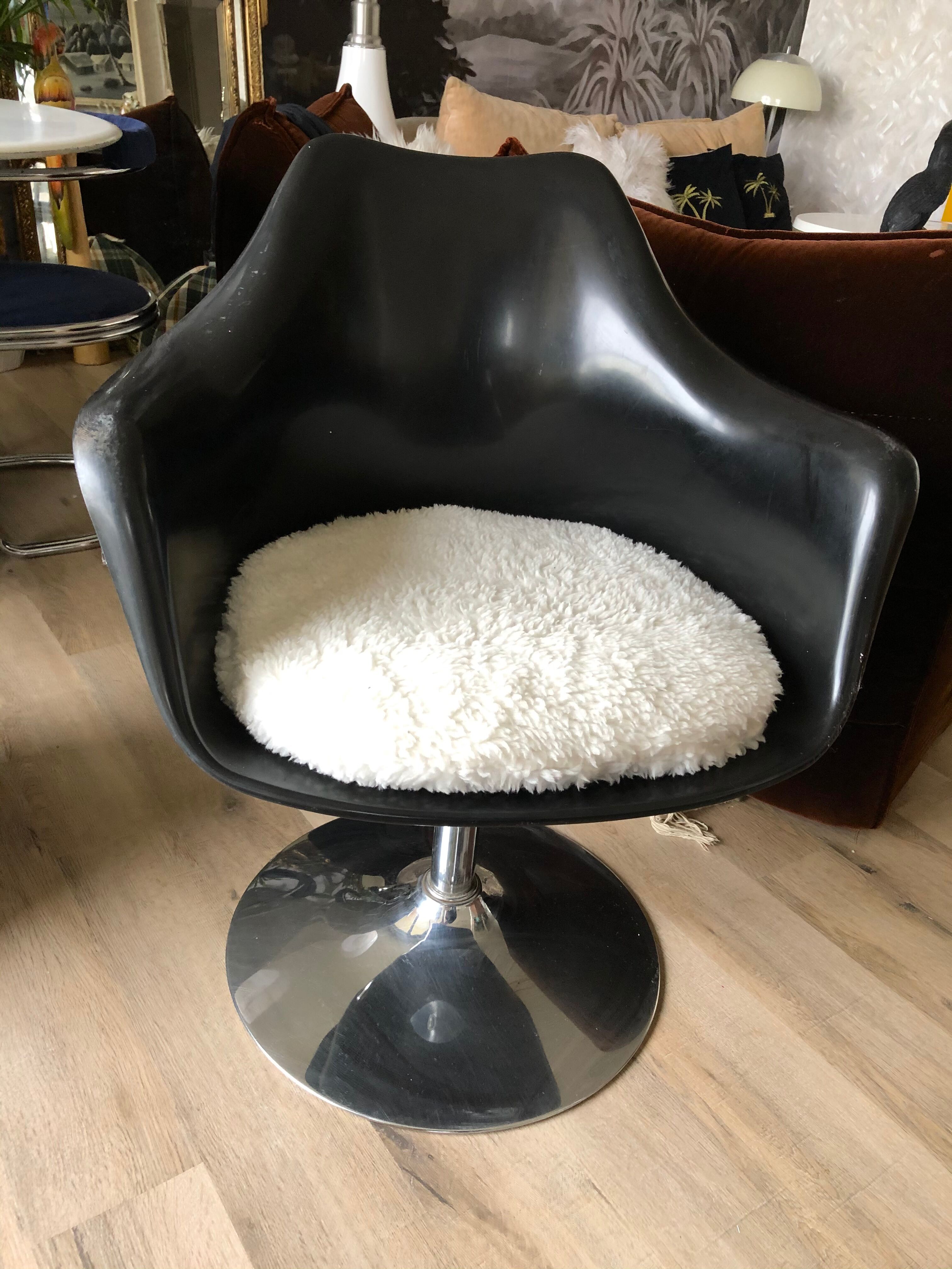 Vintage chair foot tulip