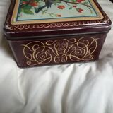 Iron box with bird's nest decor, very good condition