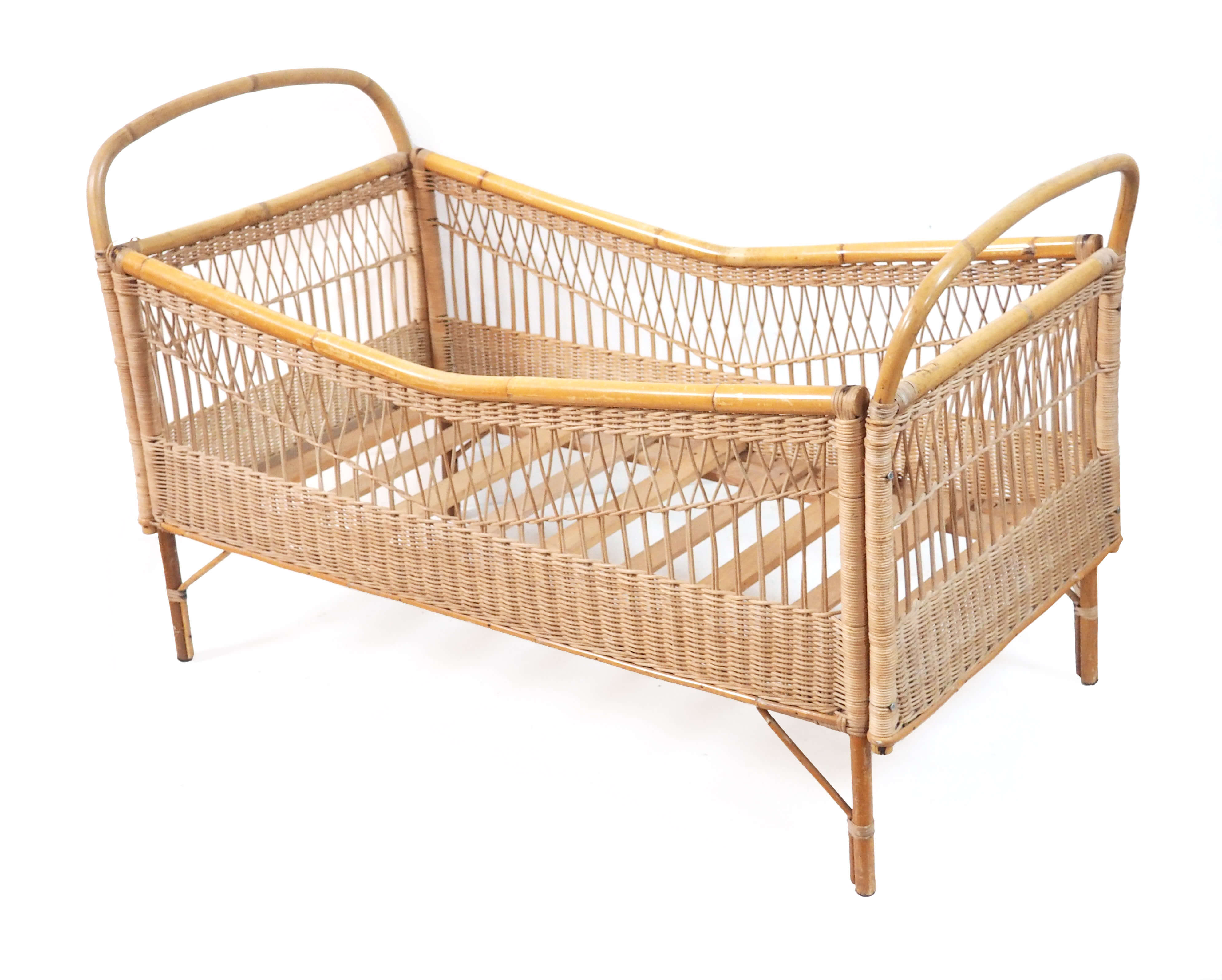 Child rattan bed