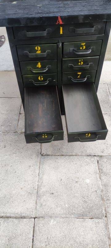 Meuble , etabli militaire