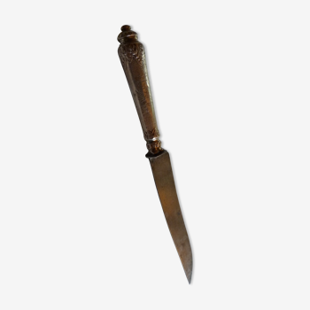 Ancien couteau à viande XIXème siècle manche argent fourré ciselé poiçon