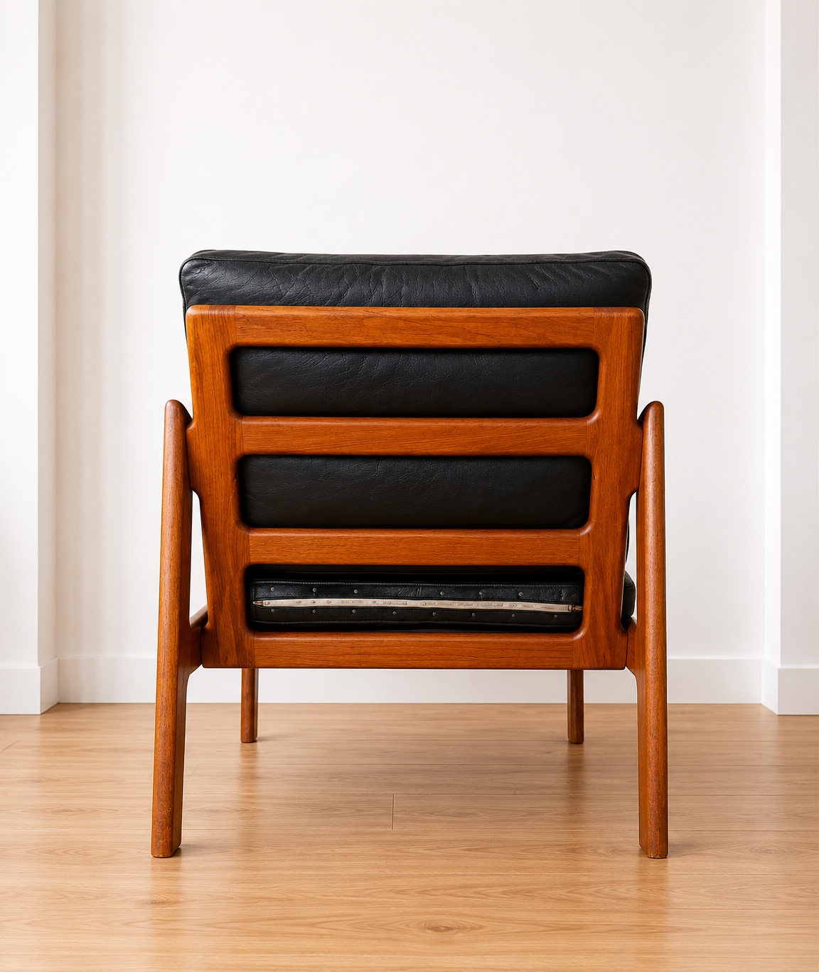Vintage Danish Illum Wikkelsø teak lounge chair model 20