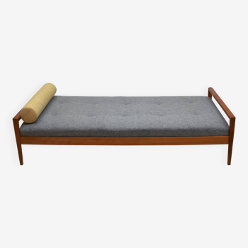 Daybed / Recammiere des années 1960 en gris et jaune