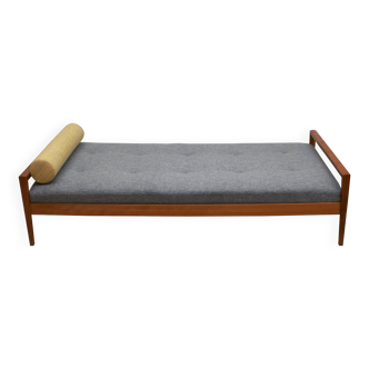 1960s Daybed / Recammiere in grey and yellow