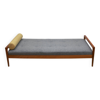 Daybed / Recammiere des années 1960 en gris et jaune