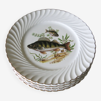 6 flat plates with fish decor