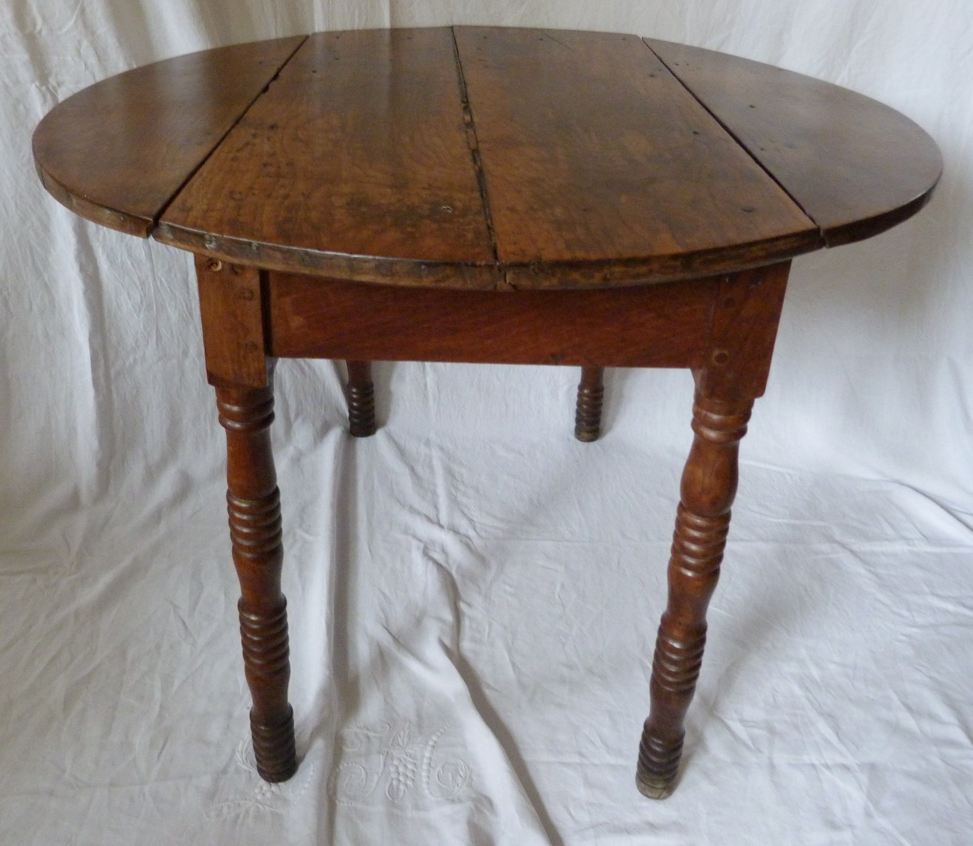 Country table, flap or flap