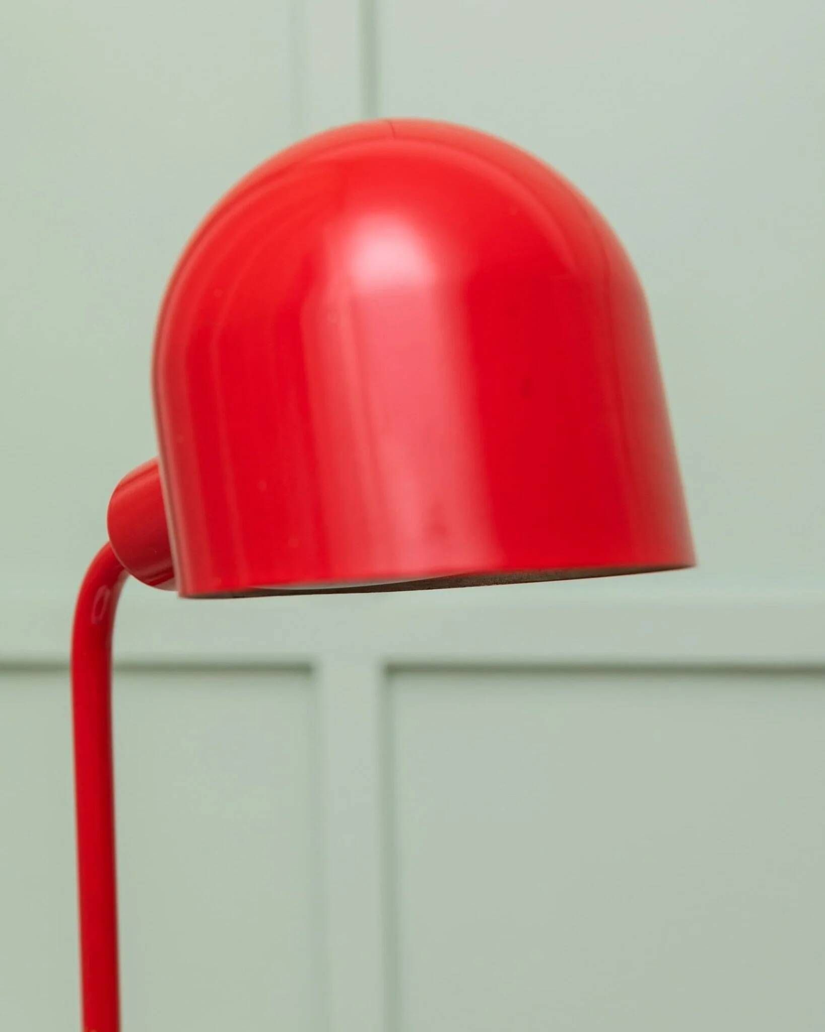 Red painted-metal desk lamp by Barbieri & Marianelli for Tronconi, 1980s Italian Memphis Postmodern design