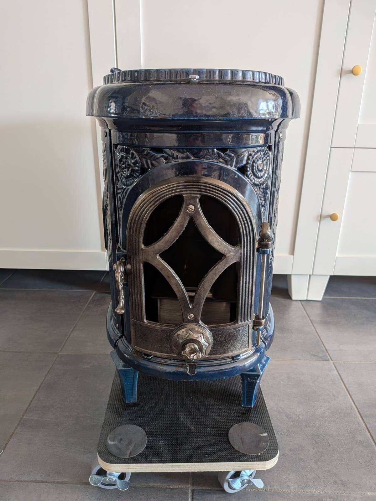 Vintage "Le Non Pareil" cast iron blue enamel pan – Upcycled to bioethanol