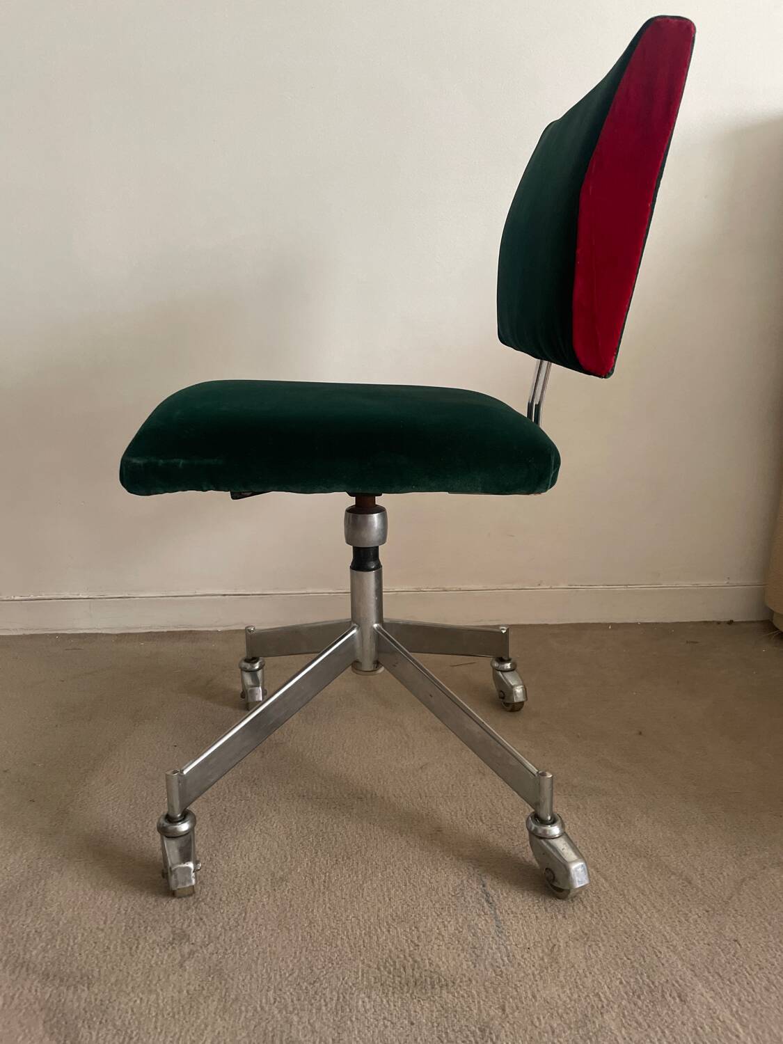 Office chair on wheels from the 60s