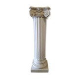 Colonne corynthienne à décor rudentée en plâtre