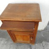 Extra furniture a door topped by a niche