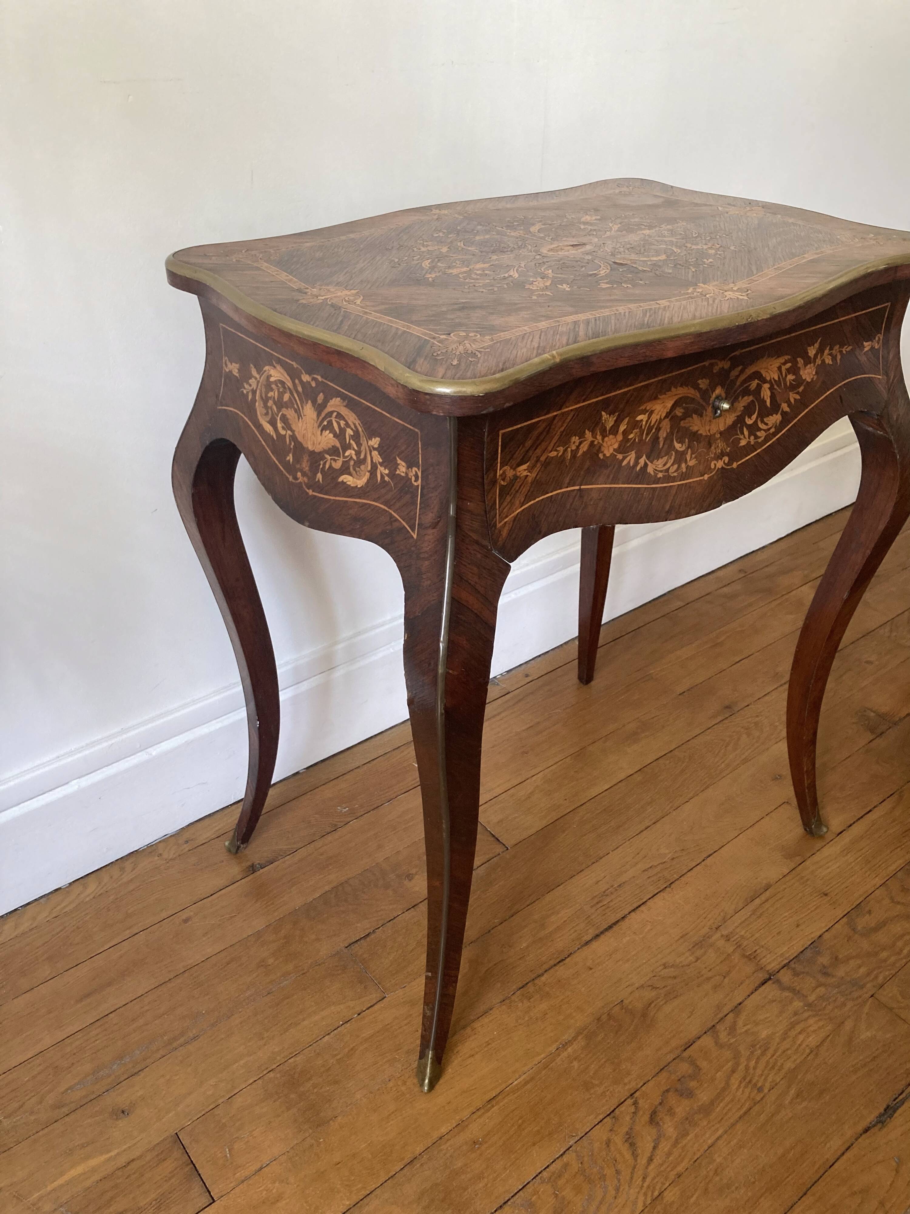 Coiffeuse avec miroir style Louis XV