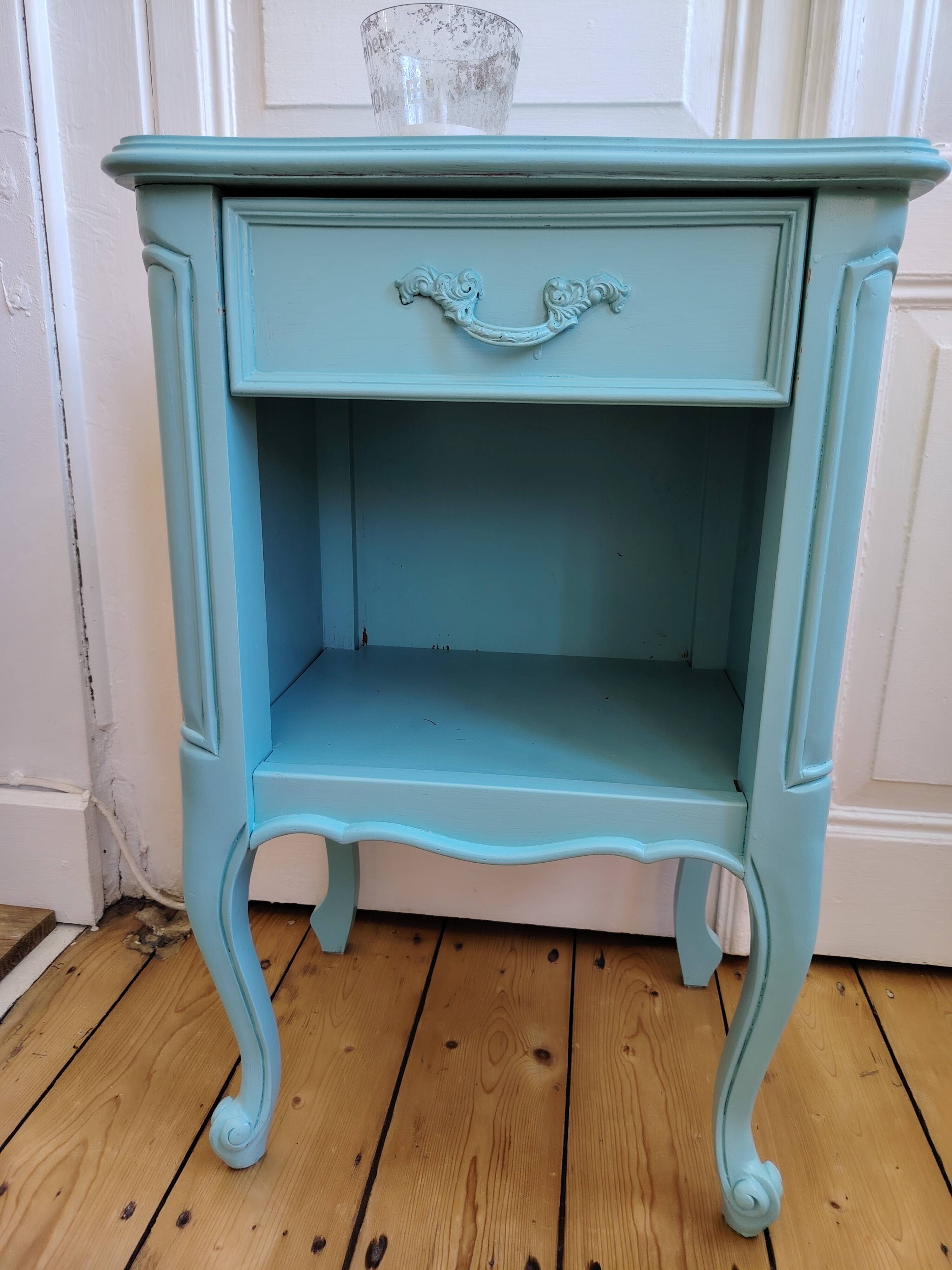 Chevet vintage style Louis XV peint en bleu