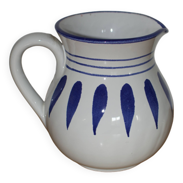 Pichet vintage à motifs bleu