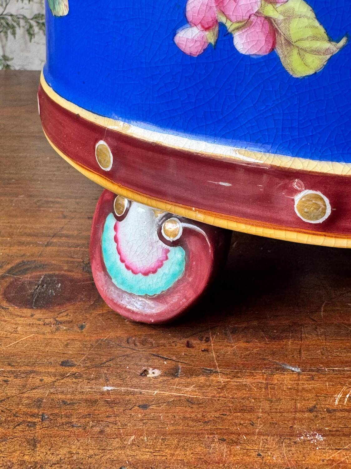 Fine earthenware flowerpot – Minton, circa 1870. 19th century