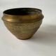 Cache pot en laiton vintage quelsques traces du temps - forme boule - beaucoup de charme