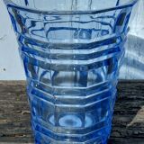 Vase en verre transparent bleu