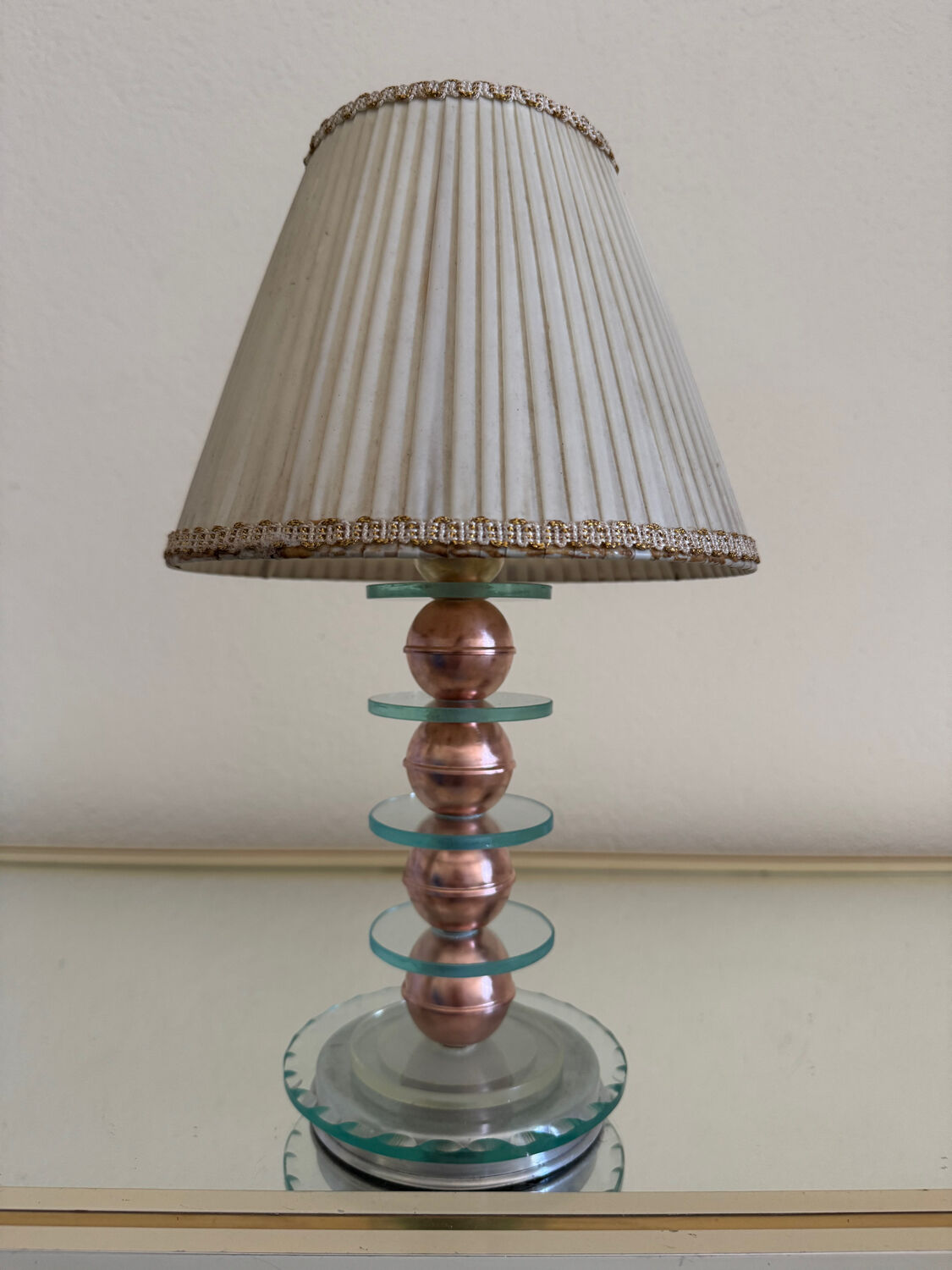 Small Art Deco lamp in copper glass