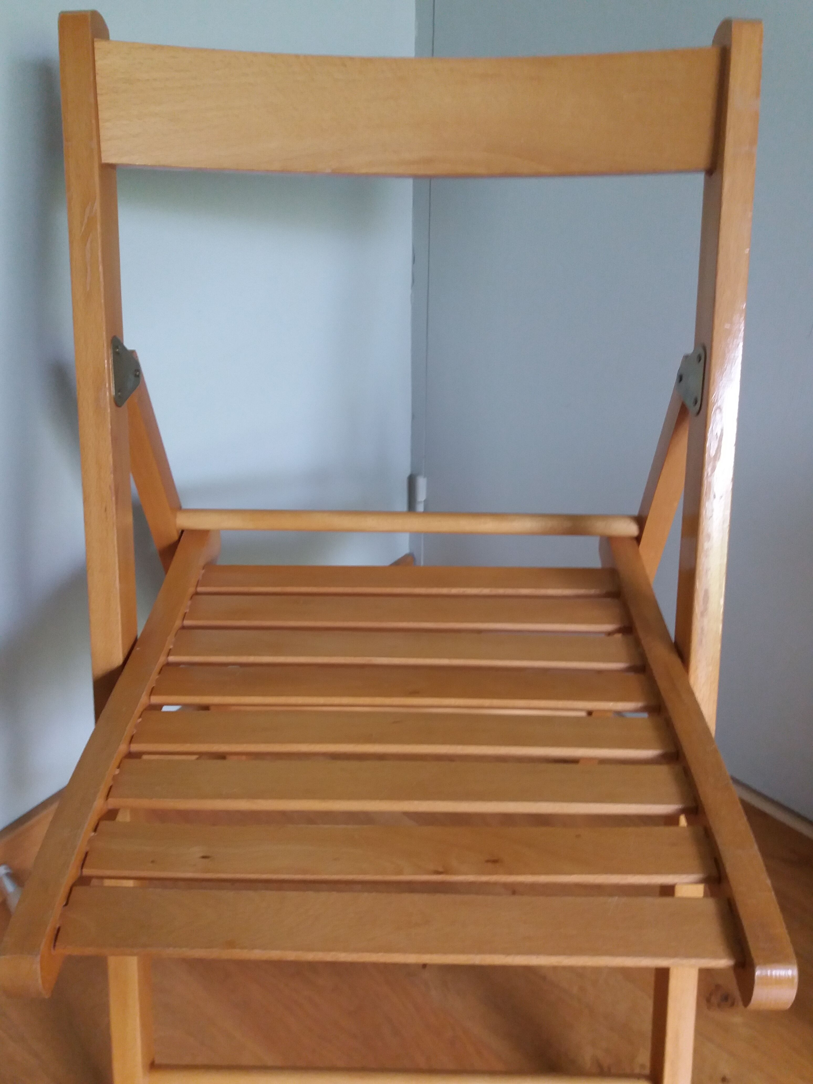 Wooden folding chair