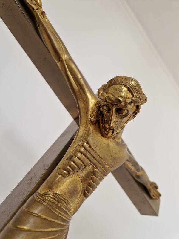 Jean Lambert-Rucki (1888-1967) - Importante sculpture en bronze doré - Christ en croix - Signée