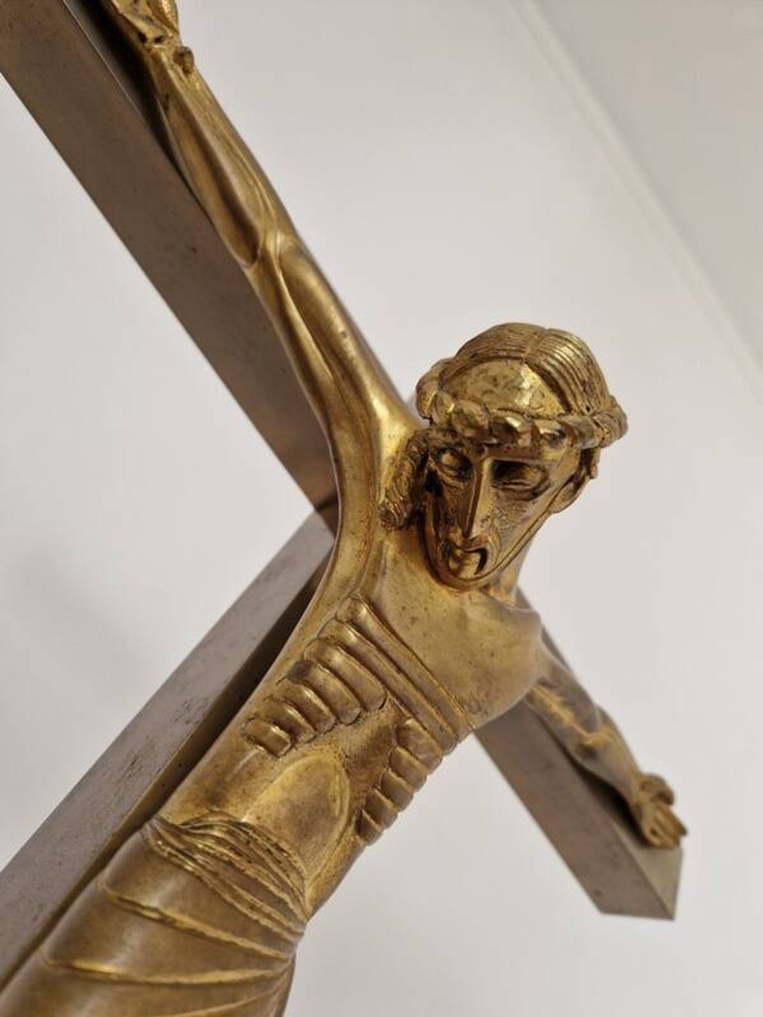Jean Lambert-Rucki (1888-1967) - Important gilded bronze sculpture - Christ on the cross - Signed