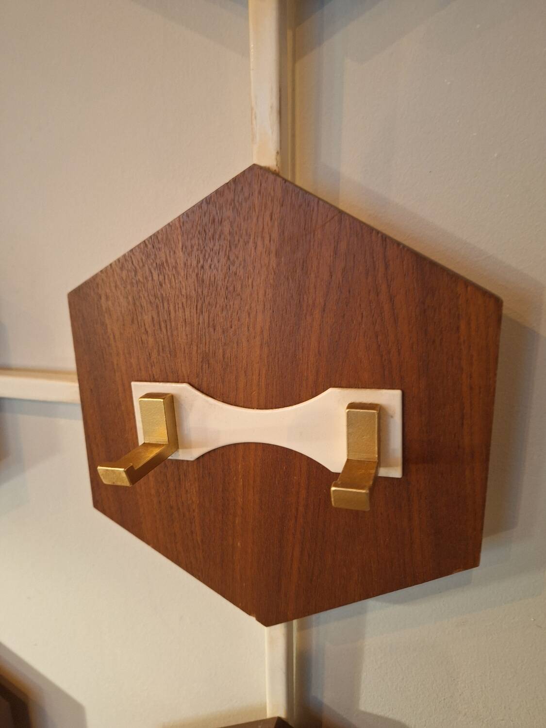 Diamond coat rack design 70