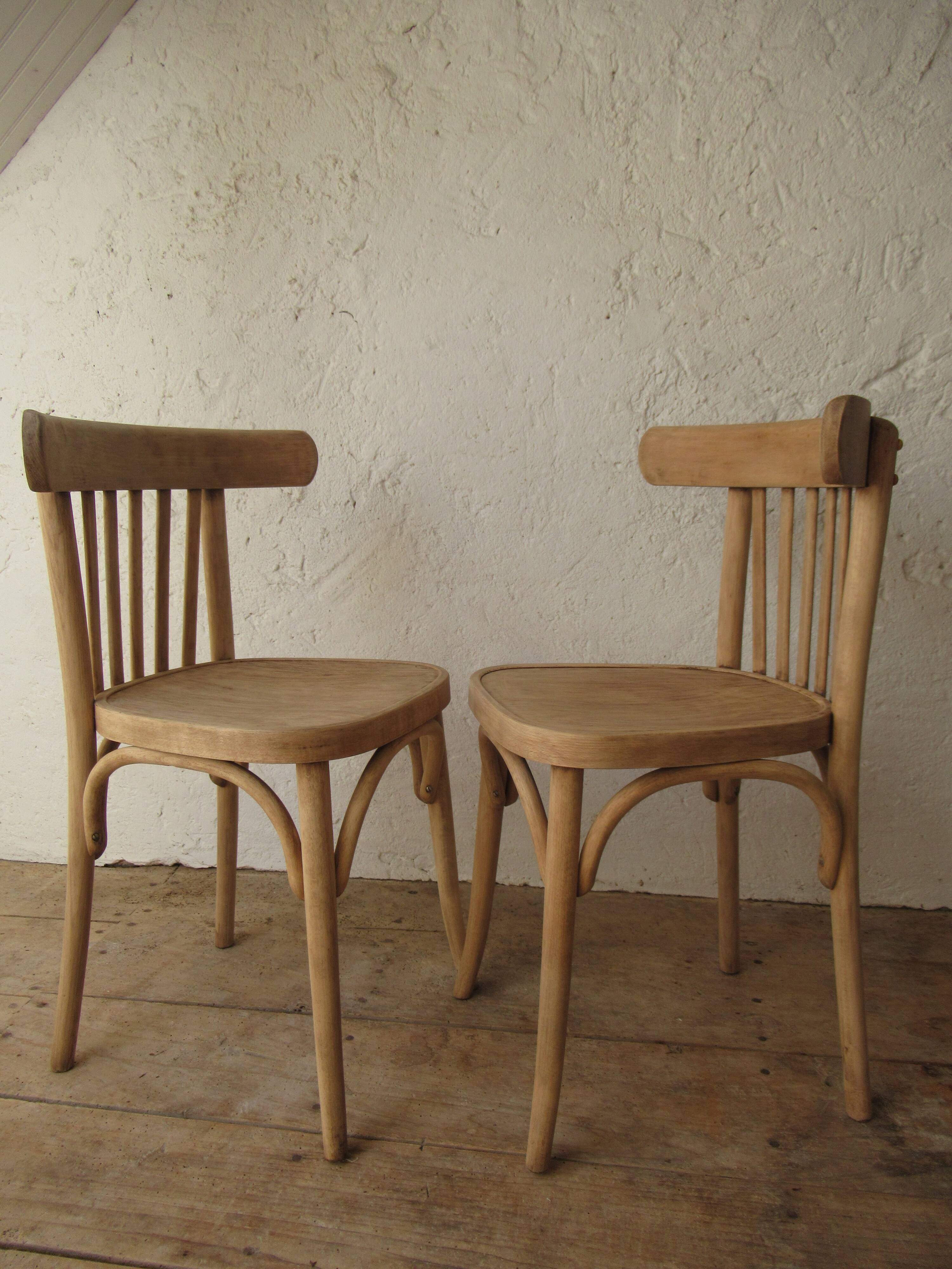 Paire de chaises bistrot en bois brut