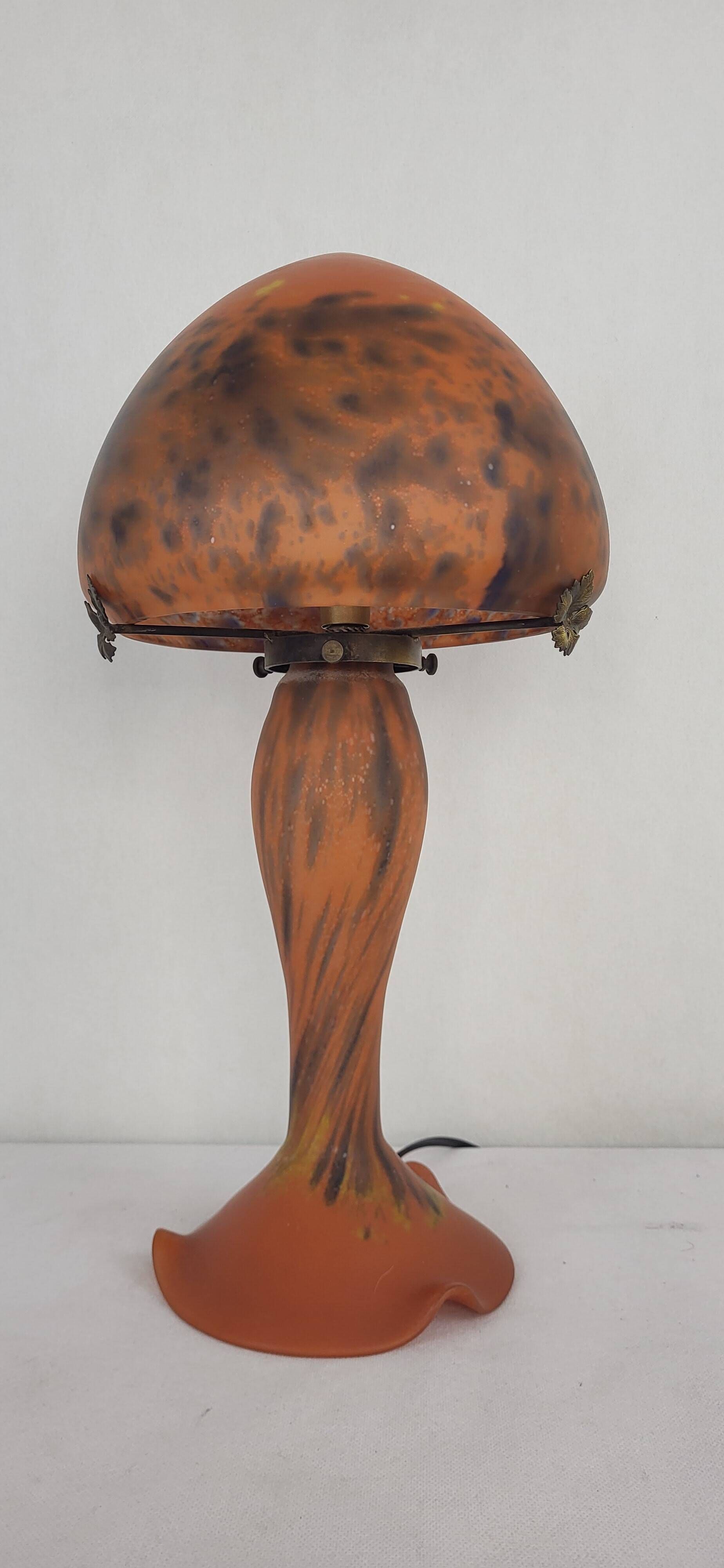 Glass paste lamp