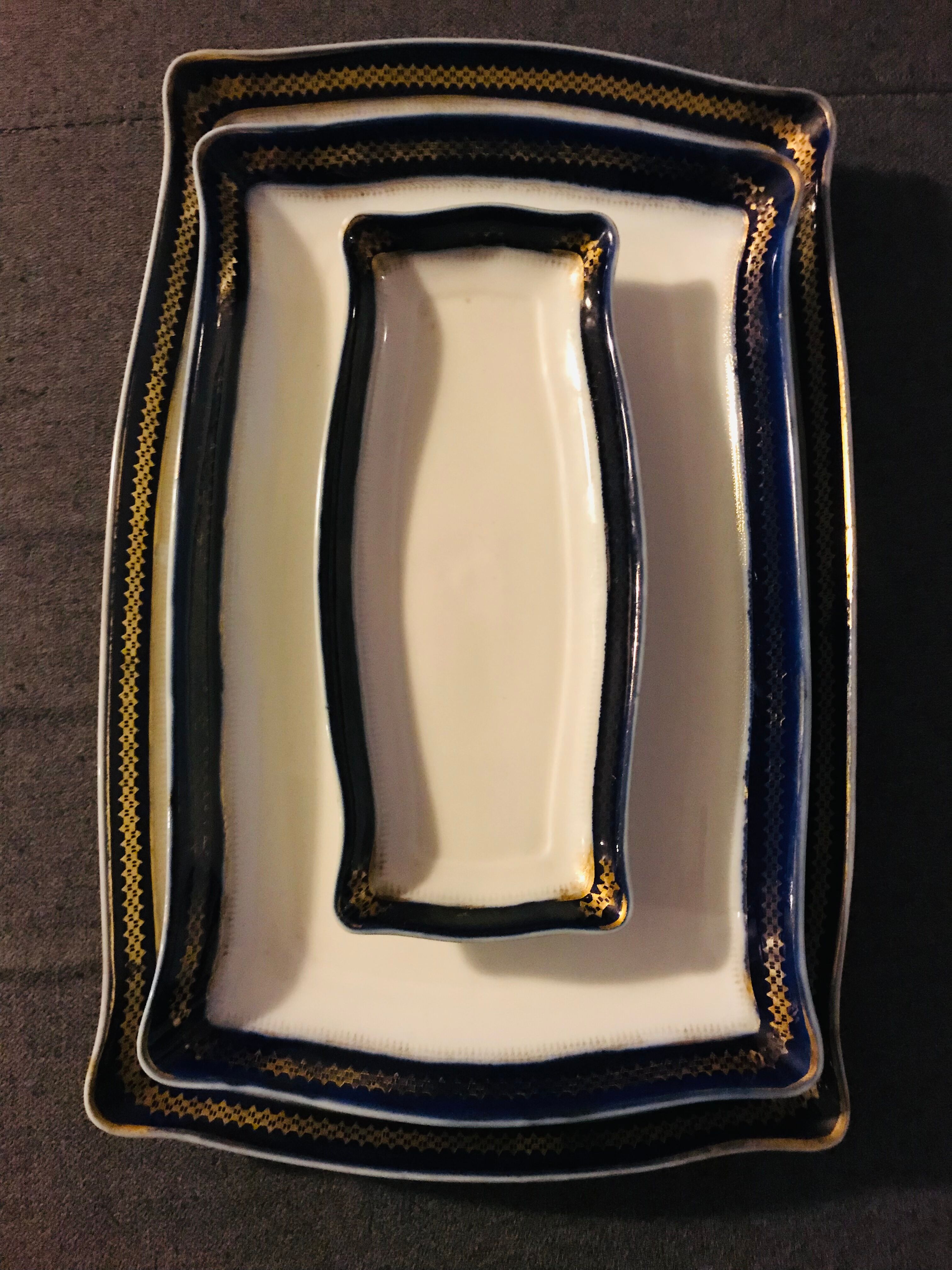 Series of 3 imperial porcelain trays Russia Kuznetsov