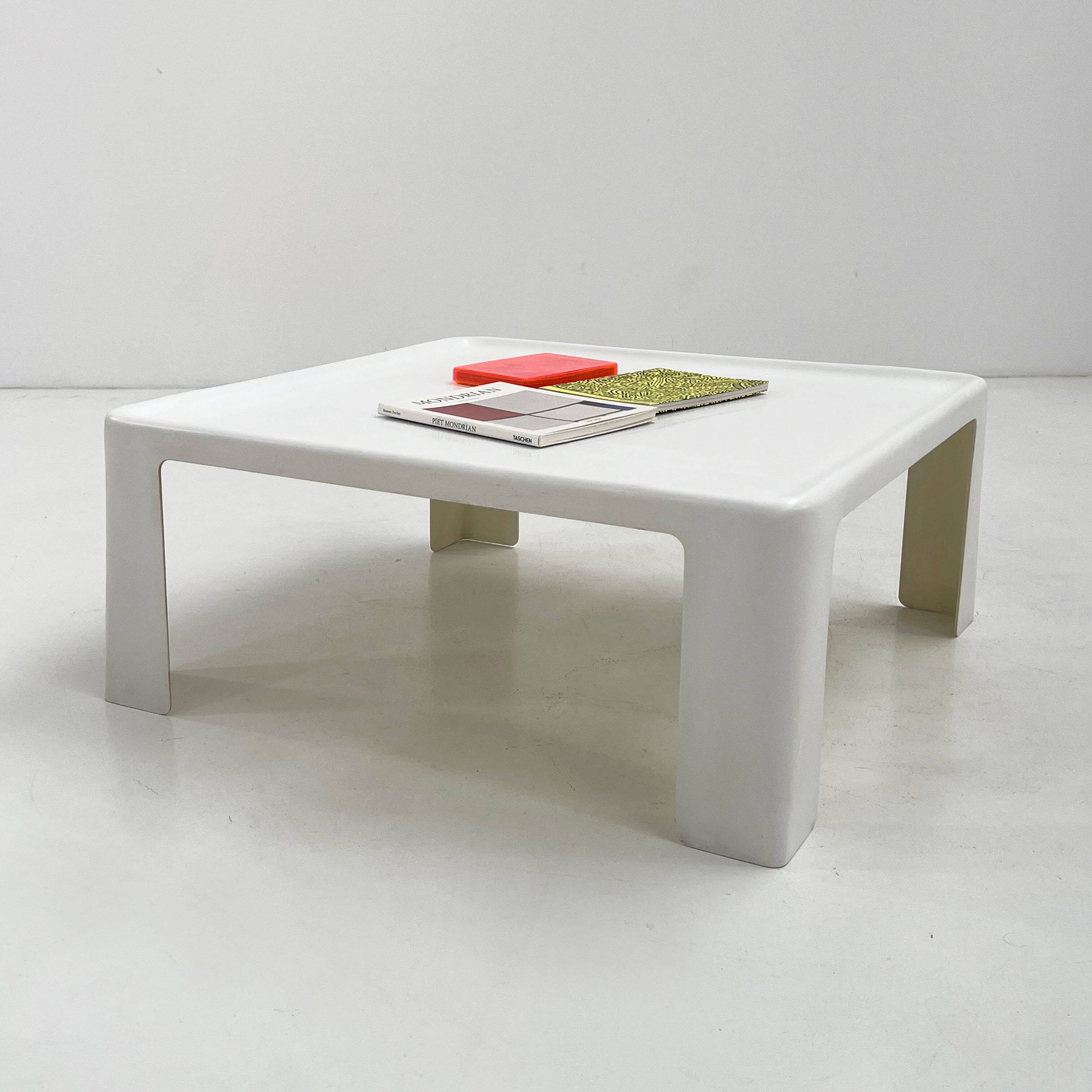 Amanta white coffee table by Mario Bellini for B&B Italia, 1970