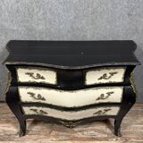 Curved Louis XV Baroque style chest of drawers in lacquered wood