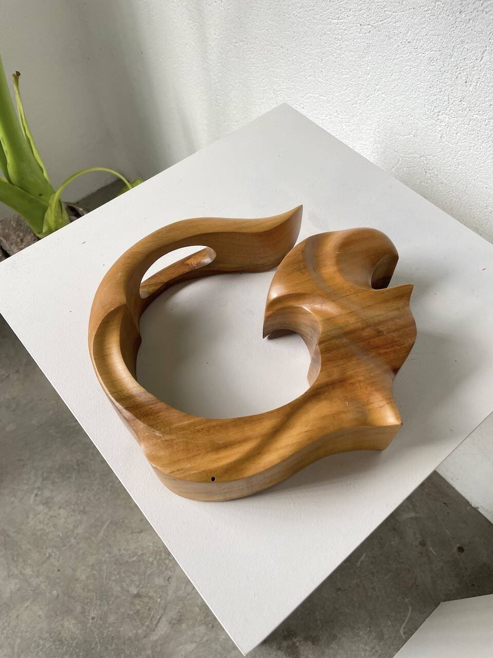 Wooden sculpture vase