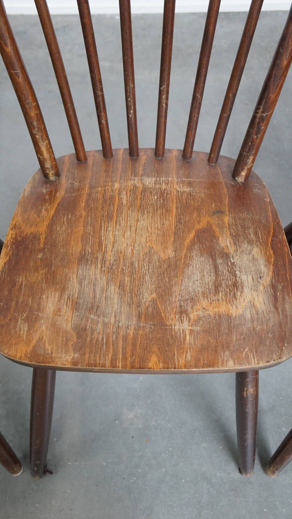 Set of 4 vintage Windsor wooden spindle chairs from the 1970s