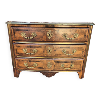 Commode 3 tiroirs louis xv en marqueterie et bronze plateau marbre